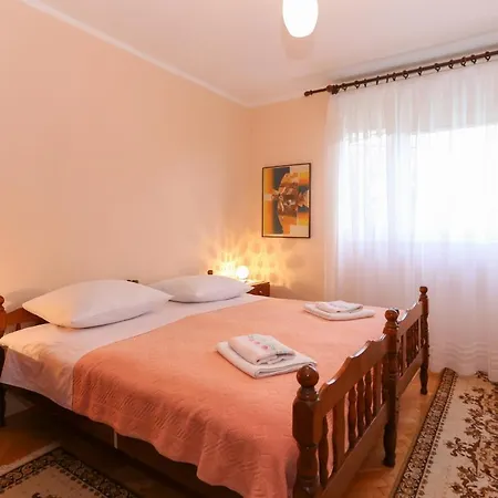 Апартаменти With Parking Space - 12695 Трогір