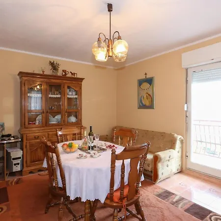 Апартаменти With Parking Space - 12695 *