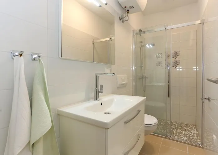 With Parking Space - 12695 公寓